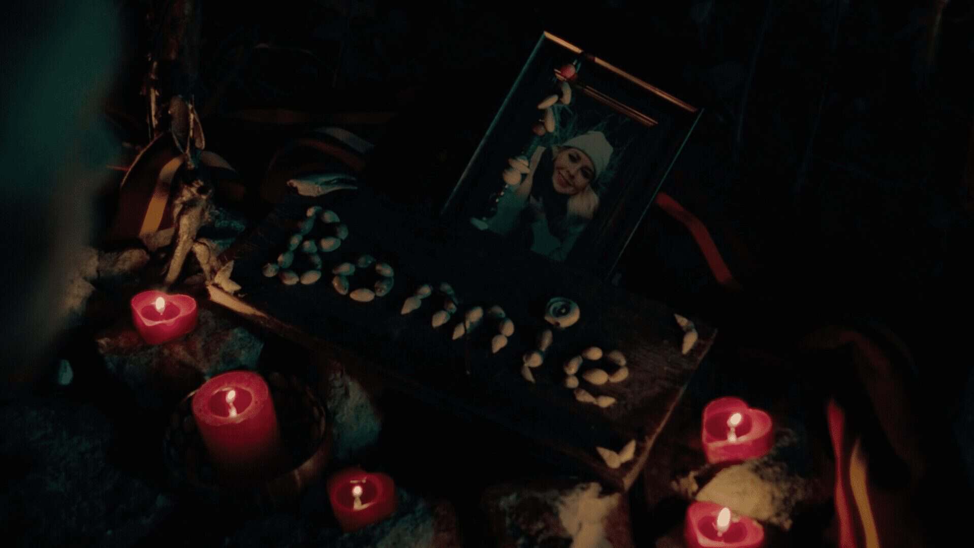 Bonnie's Memorial - Inside No.9.